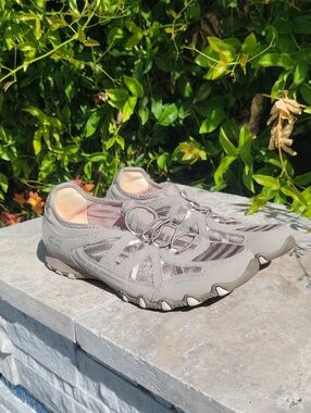 Skechers Women's Grey Athletic Slip-On Sneakers 9